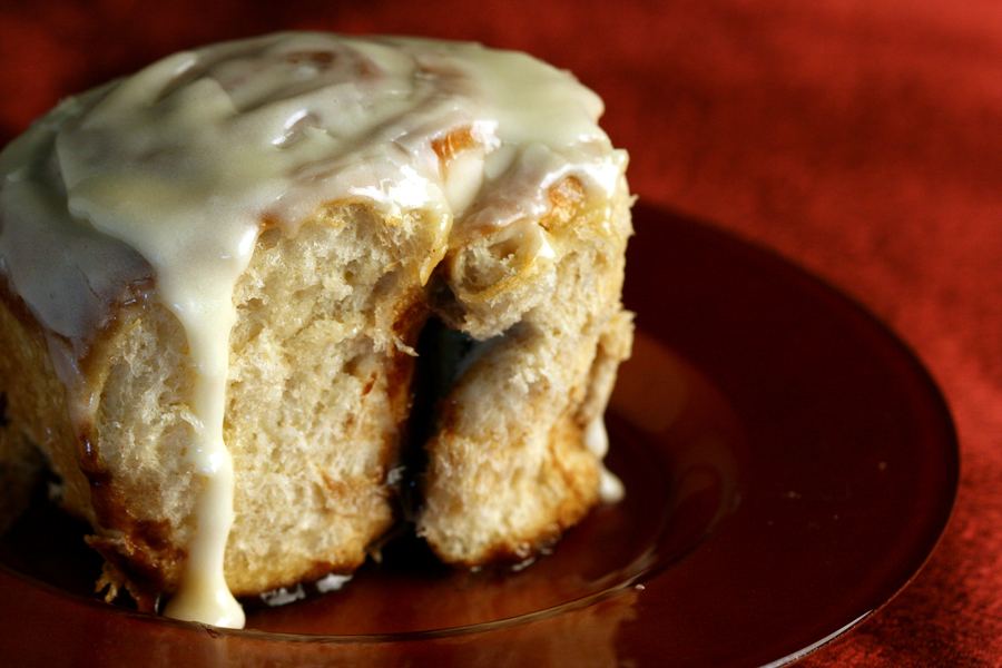 Healthy Cinnabon-style Cinnamon Roll